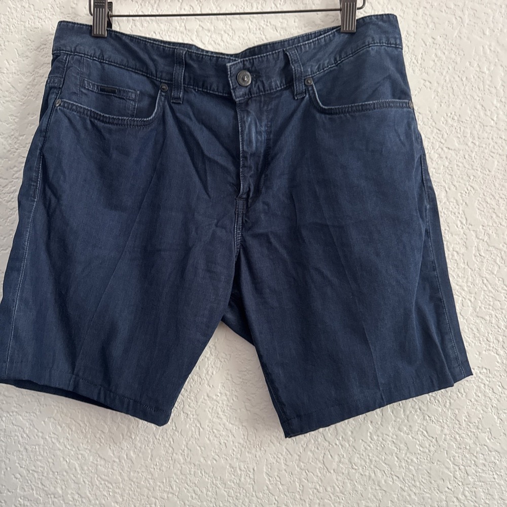 Hugo Boss Women's Denim Shorts Dark Blue Size 33
